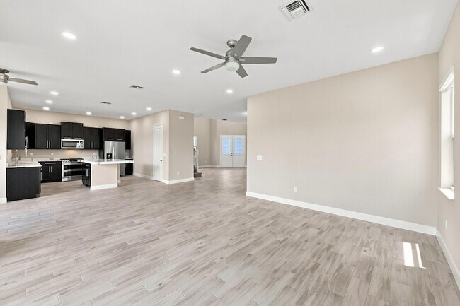 Building Photo - 5608 Macoon Wy