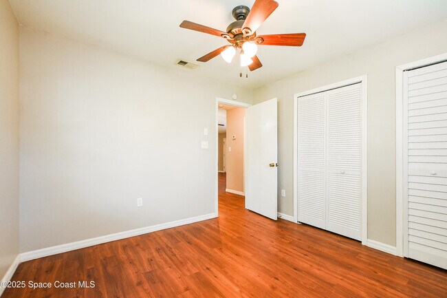 Building Photo - 6730 Bermuda Ave