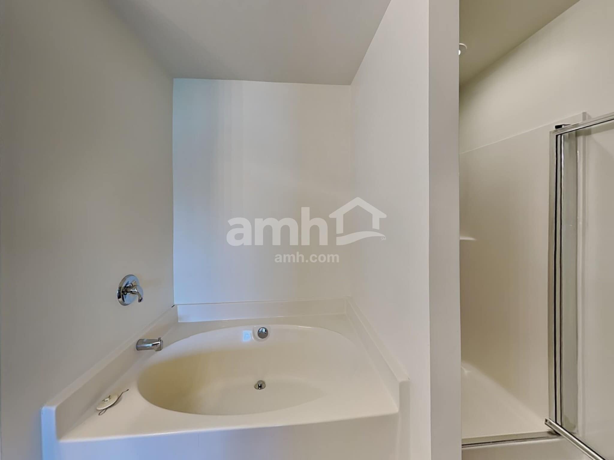 Building Photo - 1749 E Ridge Heights Dr