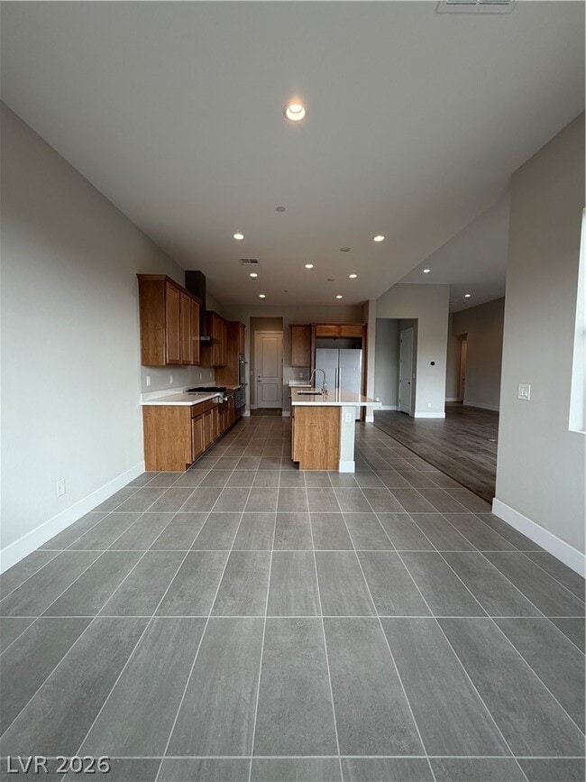 Building Photo - 11831 Giroma Ave