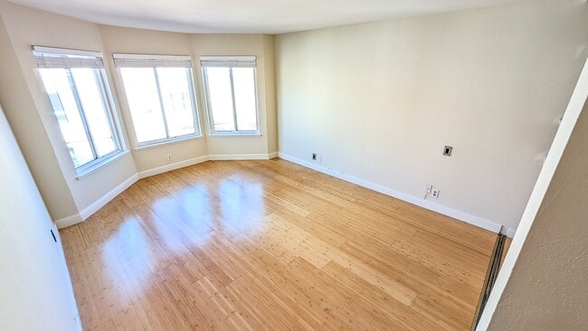 Building Photo - 3321 26th St