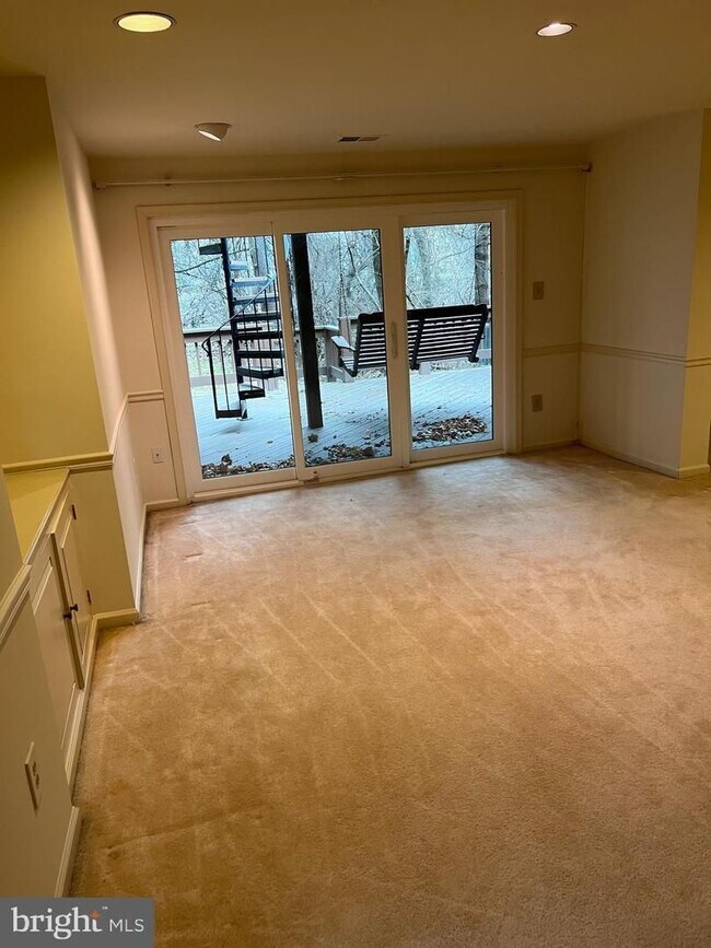 Building Photo - 10775 Brewer House Rd