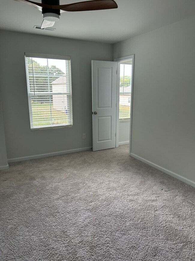 Building Photo - Everridge Development