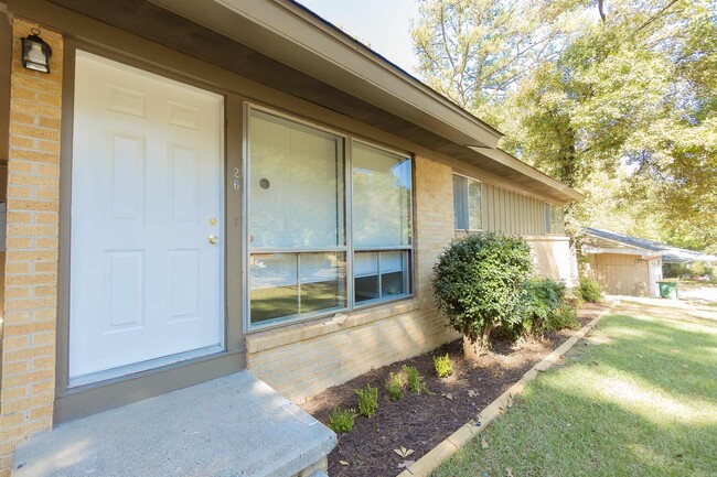 Building Photo - 26 Greenway Dr