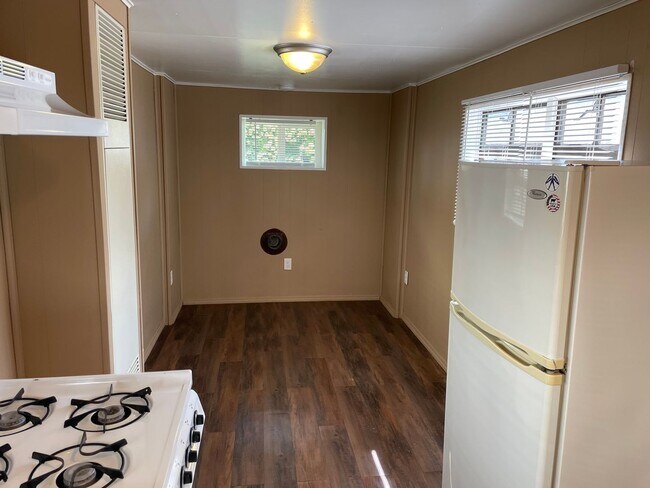 Building Photo - 38-42 Transit Street