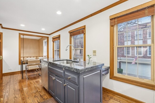 Building Photo - 19 Landmark St