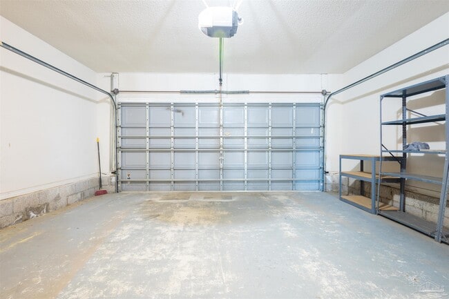 Building Photo - 2104 Frontera St