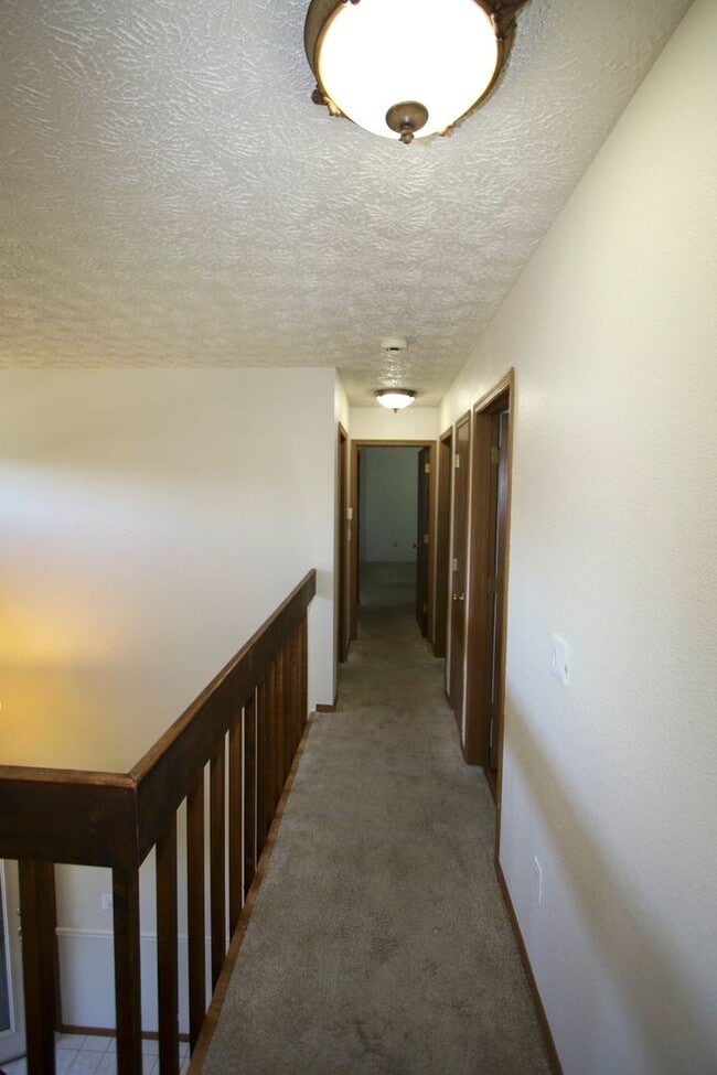 Building Photo - Lovely 3 Bedroom Home in Bayshore!