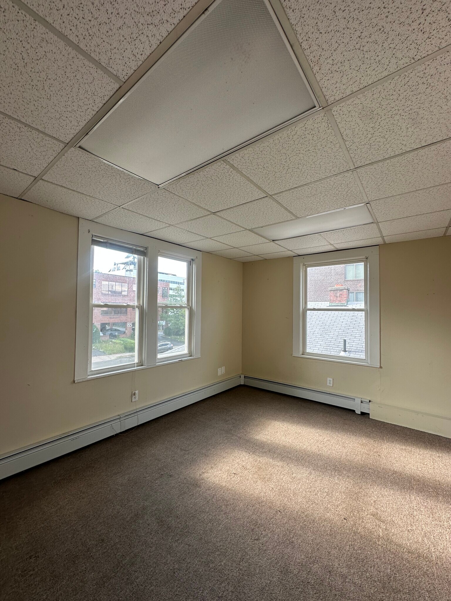Building Photo - 104 Gillett St