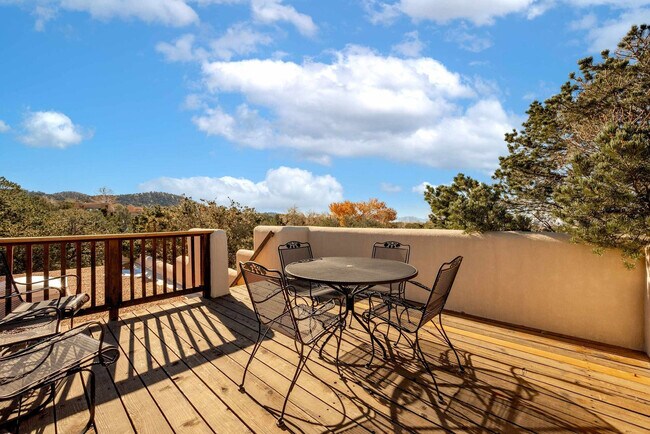 Building Photo - 1015 Foothills Trail