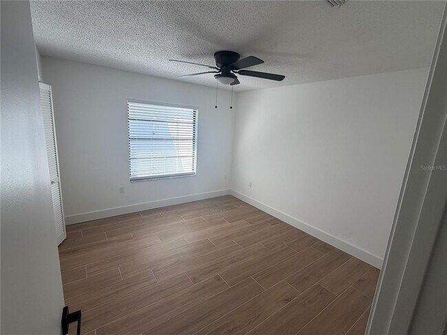 Building Photo - 4352 Sandhurst Dr