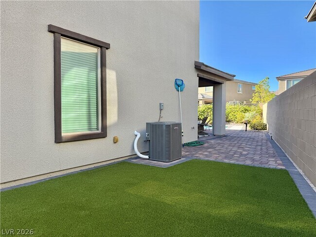 Building Photo - 12422 Foxtail Run Ave