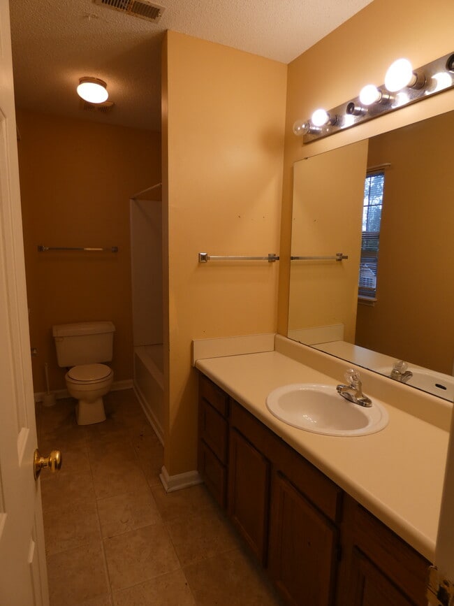 Building Photo - 3113 Olde Birch Dr