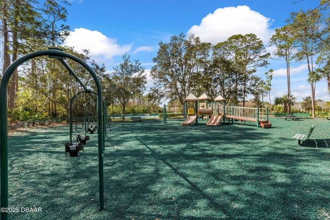 Building Photo - 16 Forest View Way