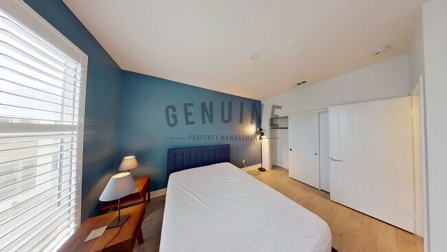 Building Photo - Coming Soon: Beautifully Furnished 3Bd 3.5Ba Condo in Costa Mesa