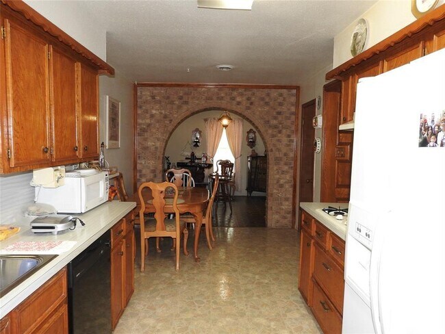 Building Photo - 21547 Binford Rd