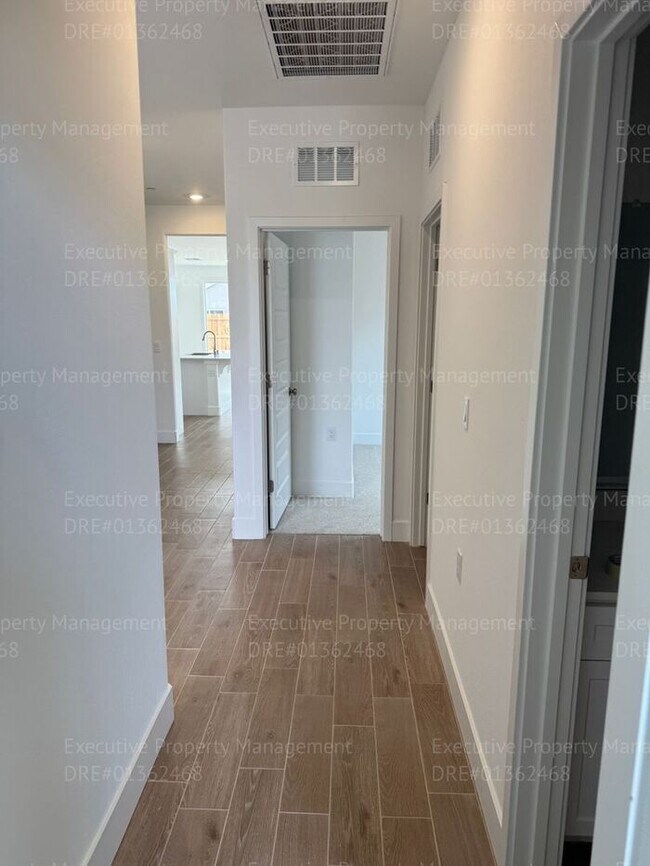 Building Photo - Newly constructed 3 bedroom/ 3 bathroom ho...