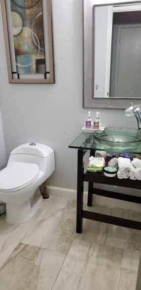 Restroom - 1330 Rusk Dr