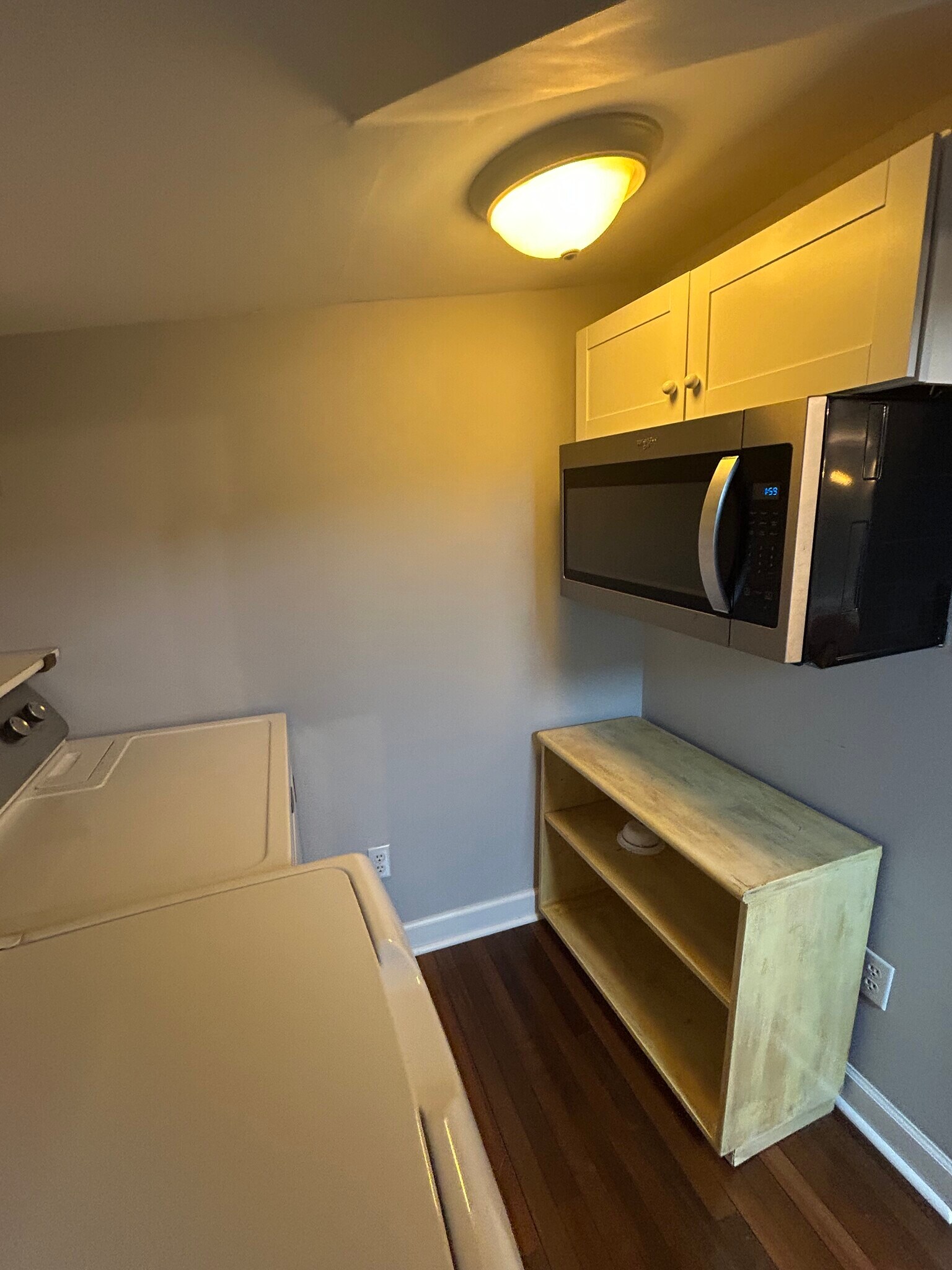 Laundry Space - 13 Mountain Meadows Rd