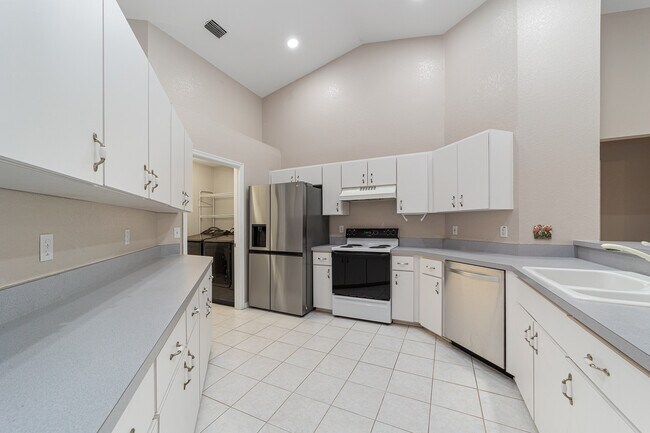 Building Photo - 10061 SW 74th Terrace