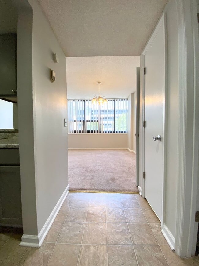 Building Photo - wh411