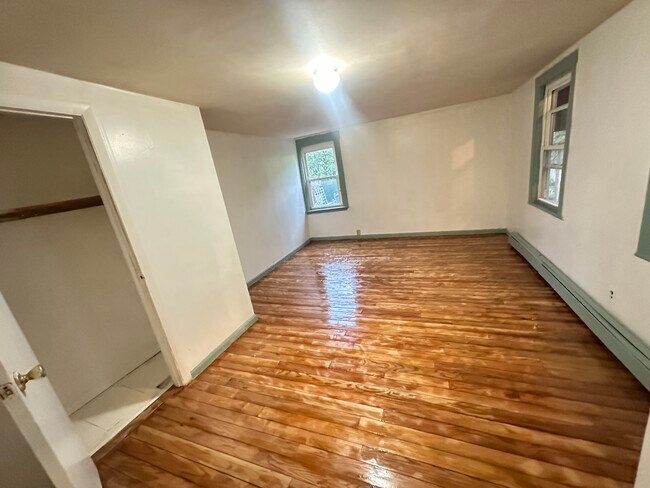 Building Photo - 56 7th St