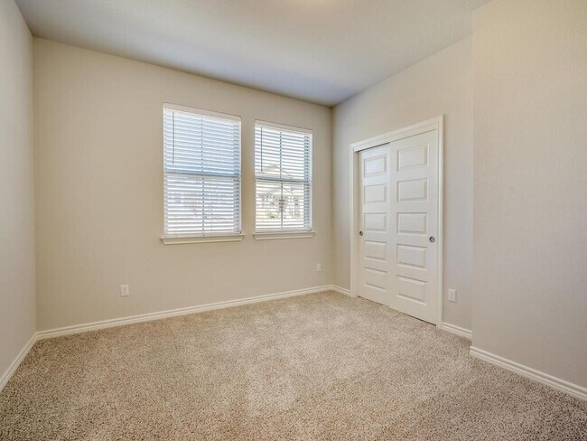 Building Photo - 2117 Pecan Island Dr