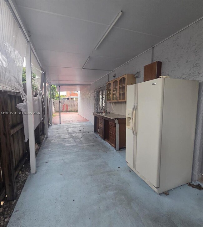 Building Photo - 4241 W 10th Ln