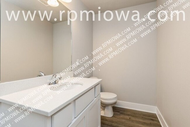 Building Photo - AWESOME LOCATION!! 3 Bedroom, 2.5 Bathroom...
