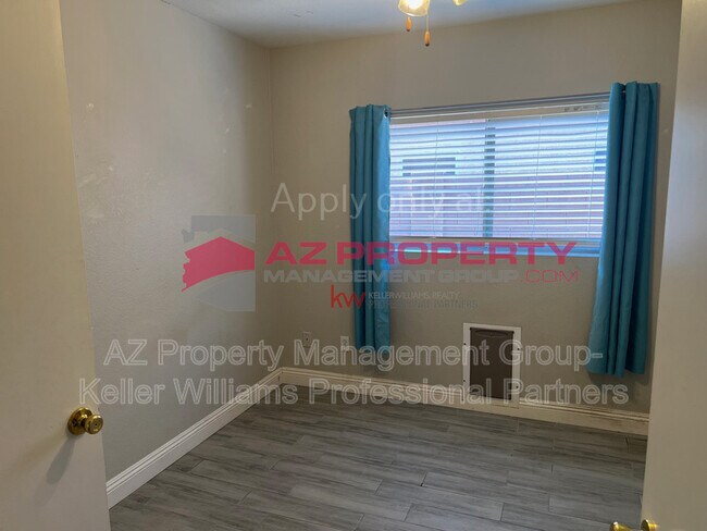 Building Photo - 11329 E Elena Ave