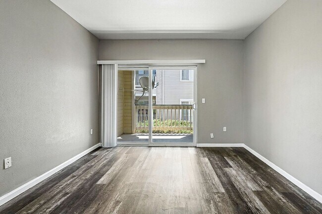 Building Photo - Immaculate Updated 2-Bedroom, 2-Bath Ground-Level Condo in Broomfield  - Miramonte Ranch