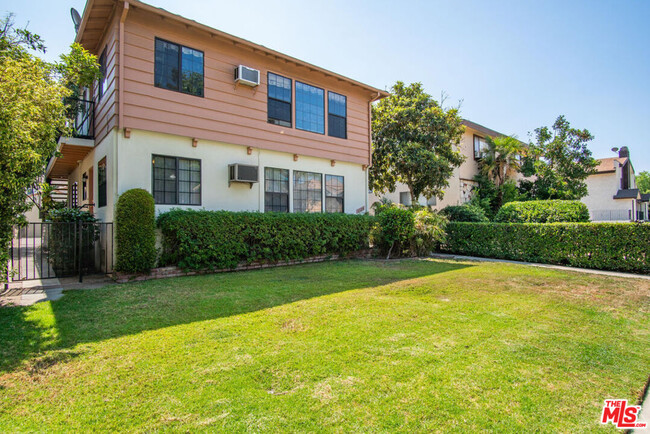 Building Photo - 1124 San Rafael Ave