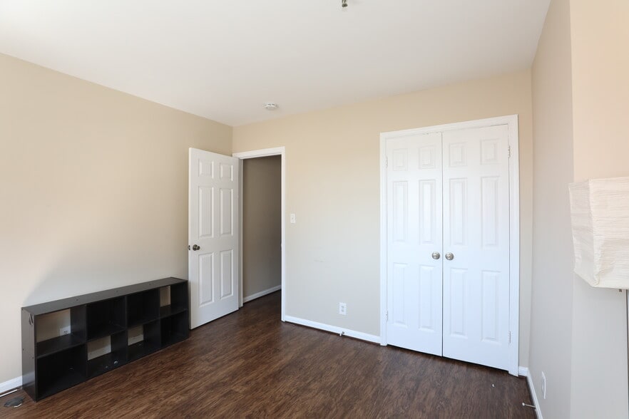 Building Photo - 1071 Paper Mill Ct NW