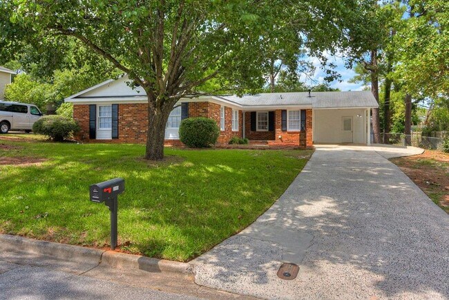 Building Photo - Updated 3 Bedroom 2 Bath off Furies Ferry!