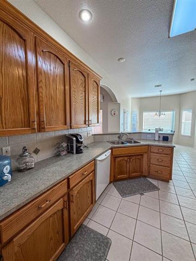 Building Photo - 2409 Saguaro Loop