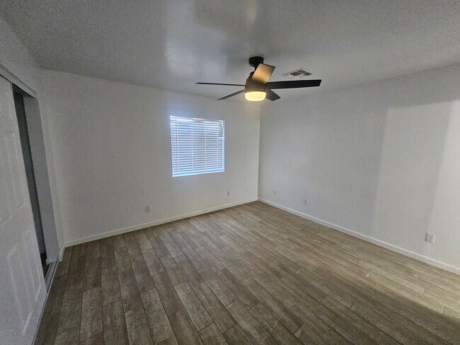 Building Photo - 1st MONTH'S RENT FREE!!! 3 Bedroom Home Located in Bullhead City