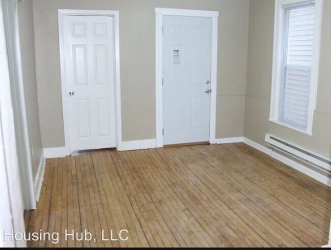 Building Photo - 1221 Galtier St