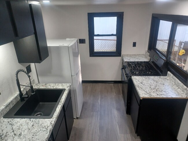 Building Photo - 14320 Short Pine Dr