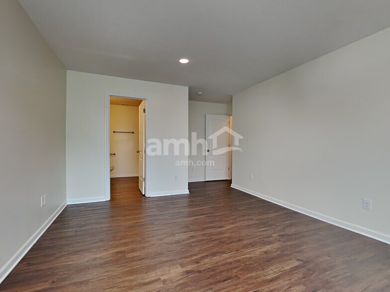 Building Photo - 15469 Destination Dr