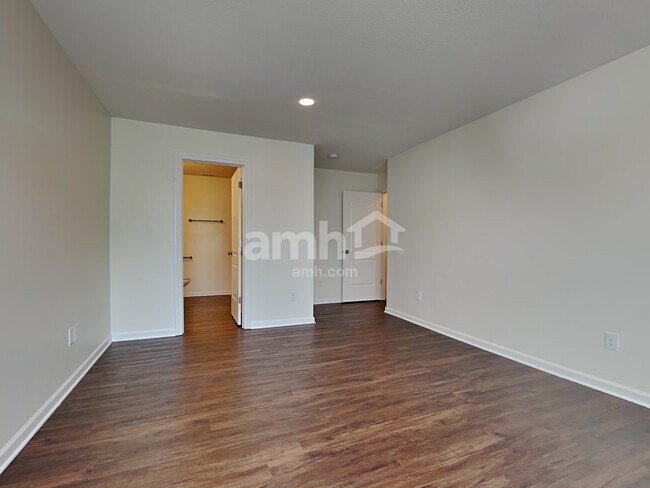 Building Photo - 15469 Destination Dr