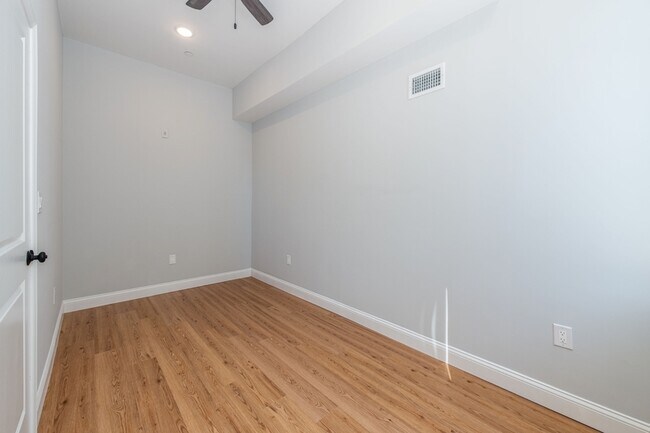 Building Photo - 1522 S 9th St