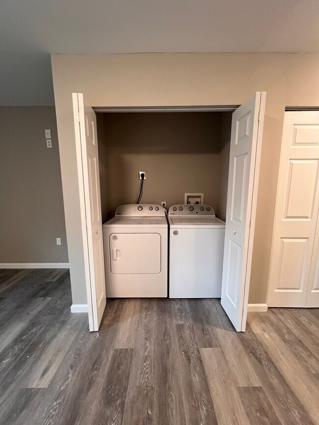 Building Photo - Brand New 2 bedroom Apartment