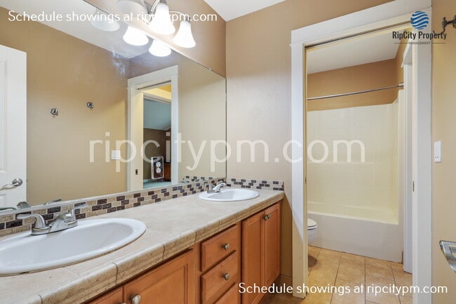 Building Photo - 22314 SW Mandan Dr