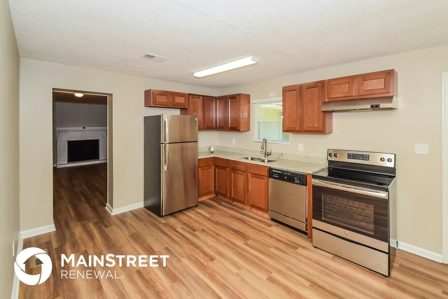 Building Photo - 2058 Palmer Ave