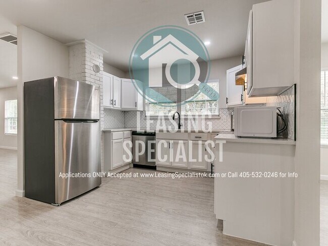 Building Photo - Norman 3 Bed 2 Bath New Custom Build Available for Immediate Move!!