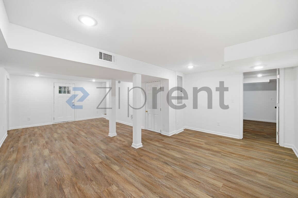 Building Photo - 175 Holly Rd NW