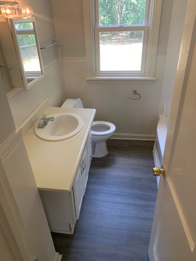 Building Photo - Beautiful 3 Bedroom home off of the Virgin...