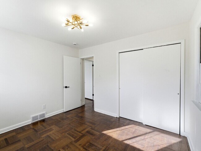 Building Photo - Charming Renovated 4-Bedroom Rental with Spacious Backyard & Bonus Basement Space in Somerdale