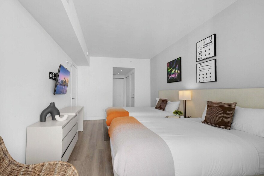 Building Photo - 4111 S Ocean Dr