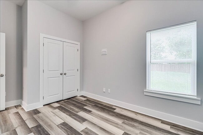 Building Photo - 5017 Moravian Dr